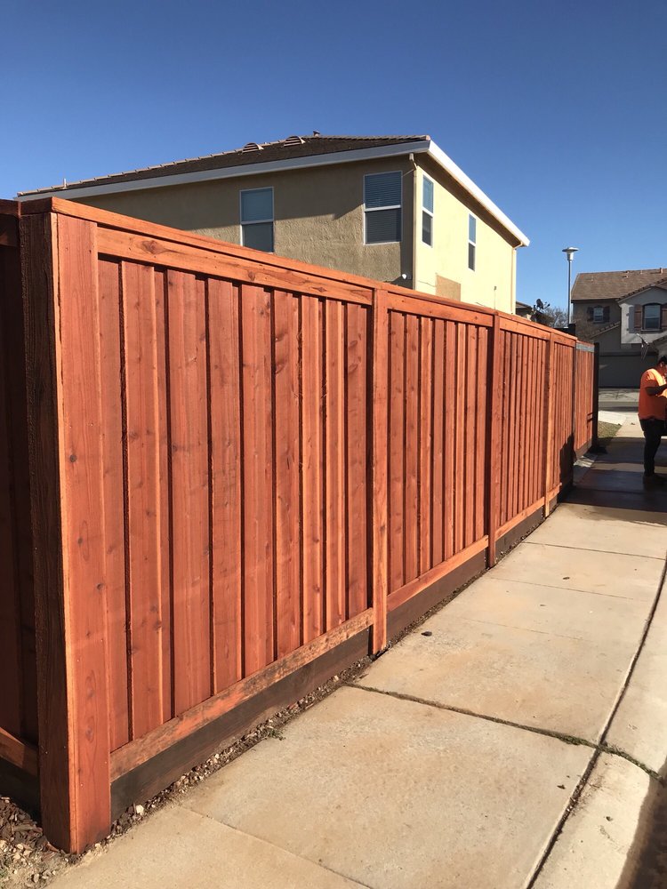 this is a picture of Roseville redwood fence